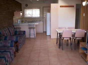 Aparthotel Chapman Court 3*